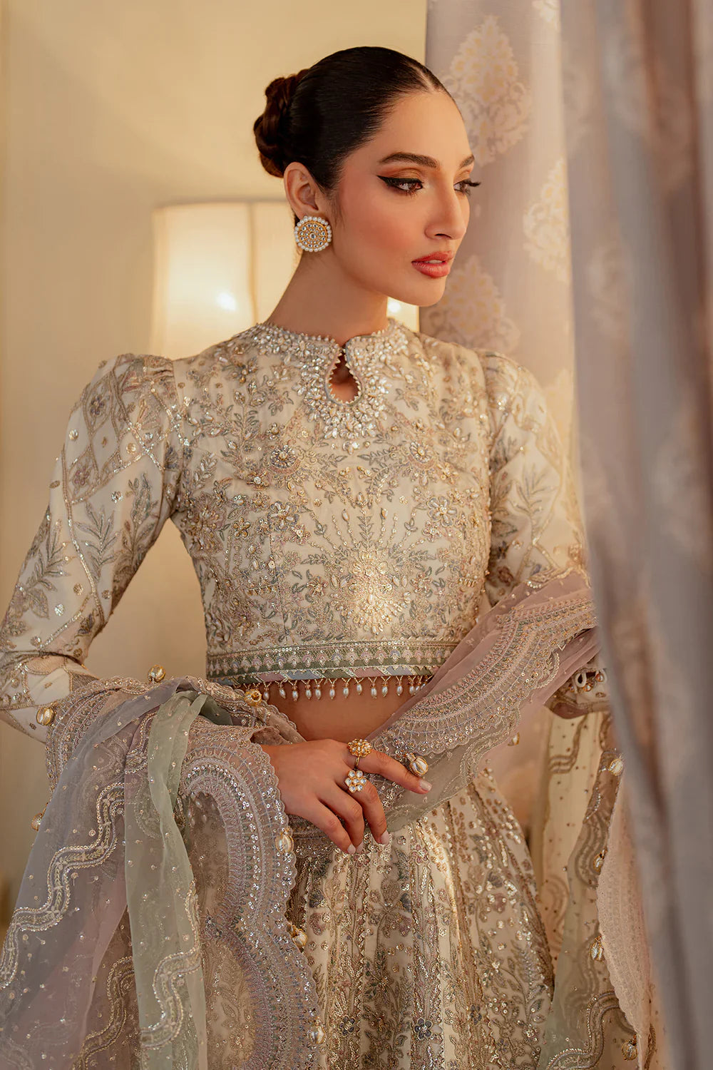 EMBROIDERED NET CH13-06