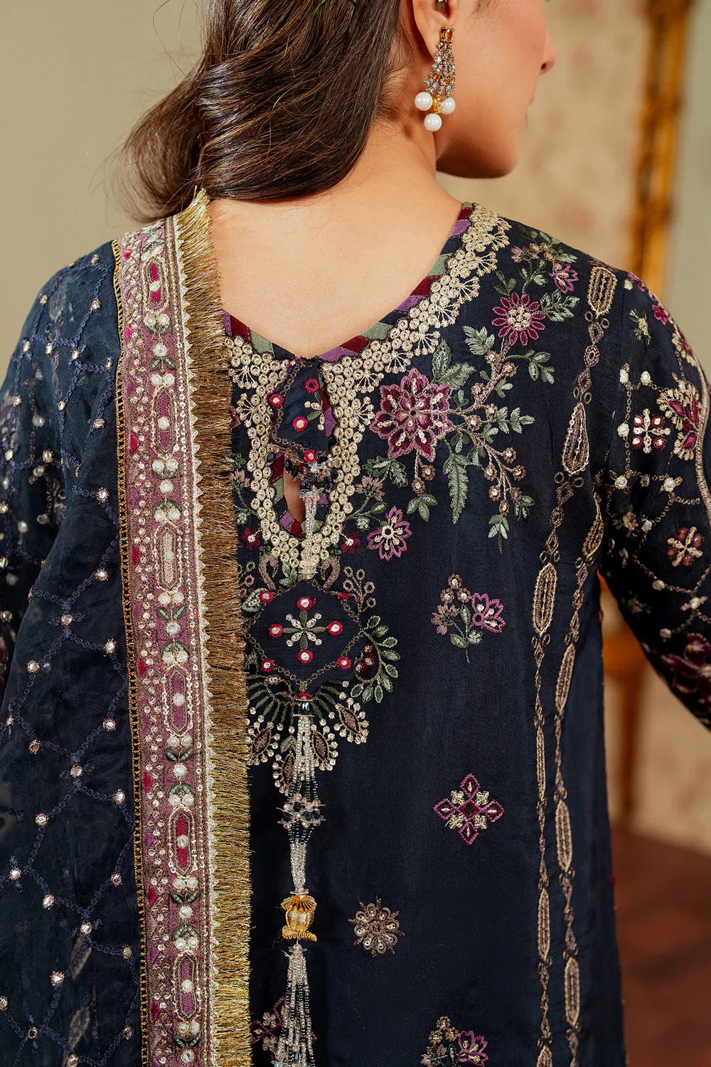 EMBROIDERED SILK CH13-07