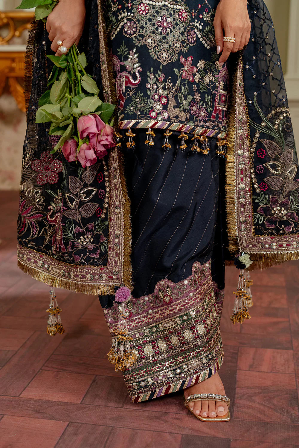 EMBROIDERED SILK CH13-07