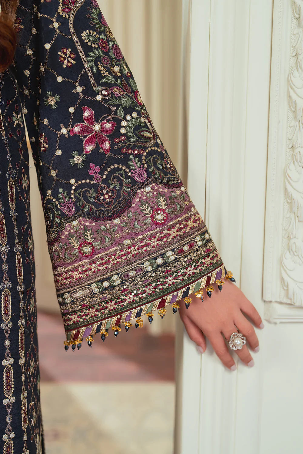 EMBROIDERED SILK CH13-07