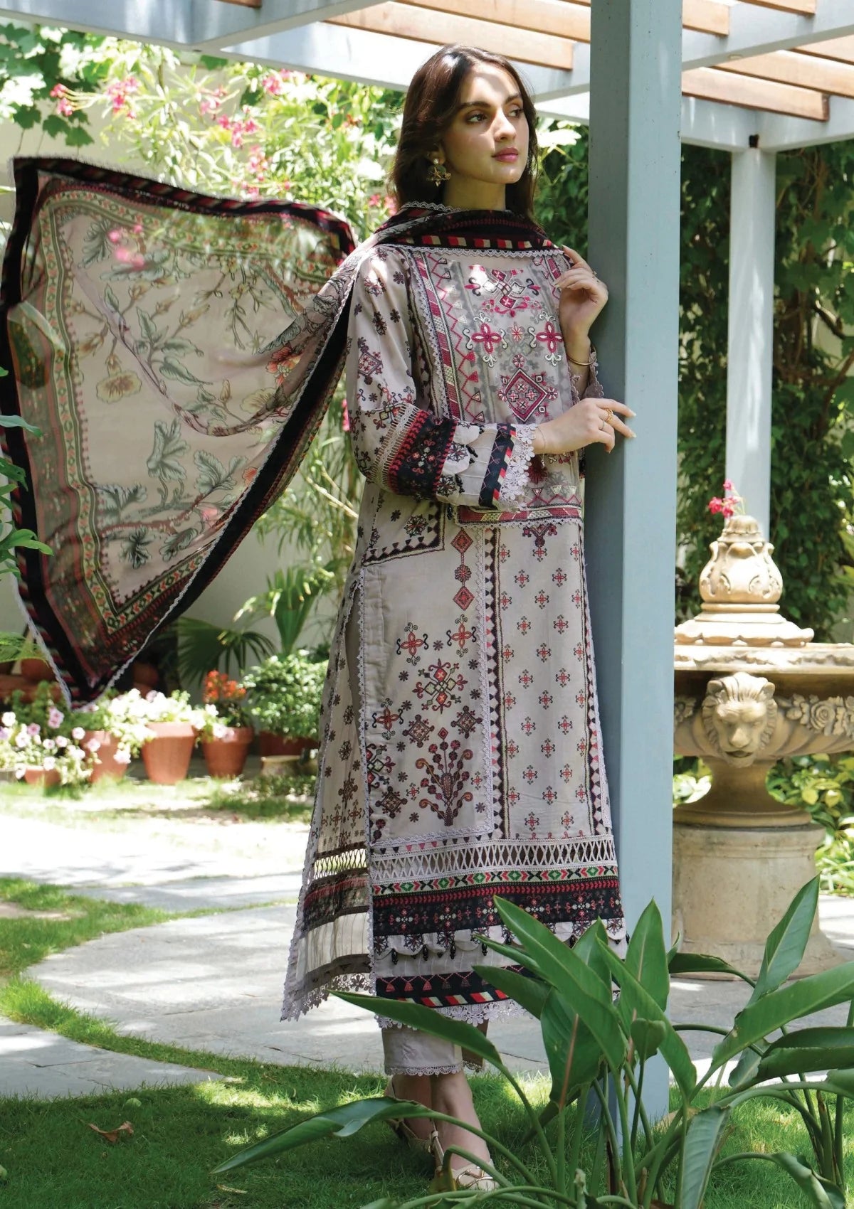 Meerak - Summer Wine - Print Embroidered Lawn - Amalfi
