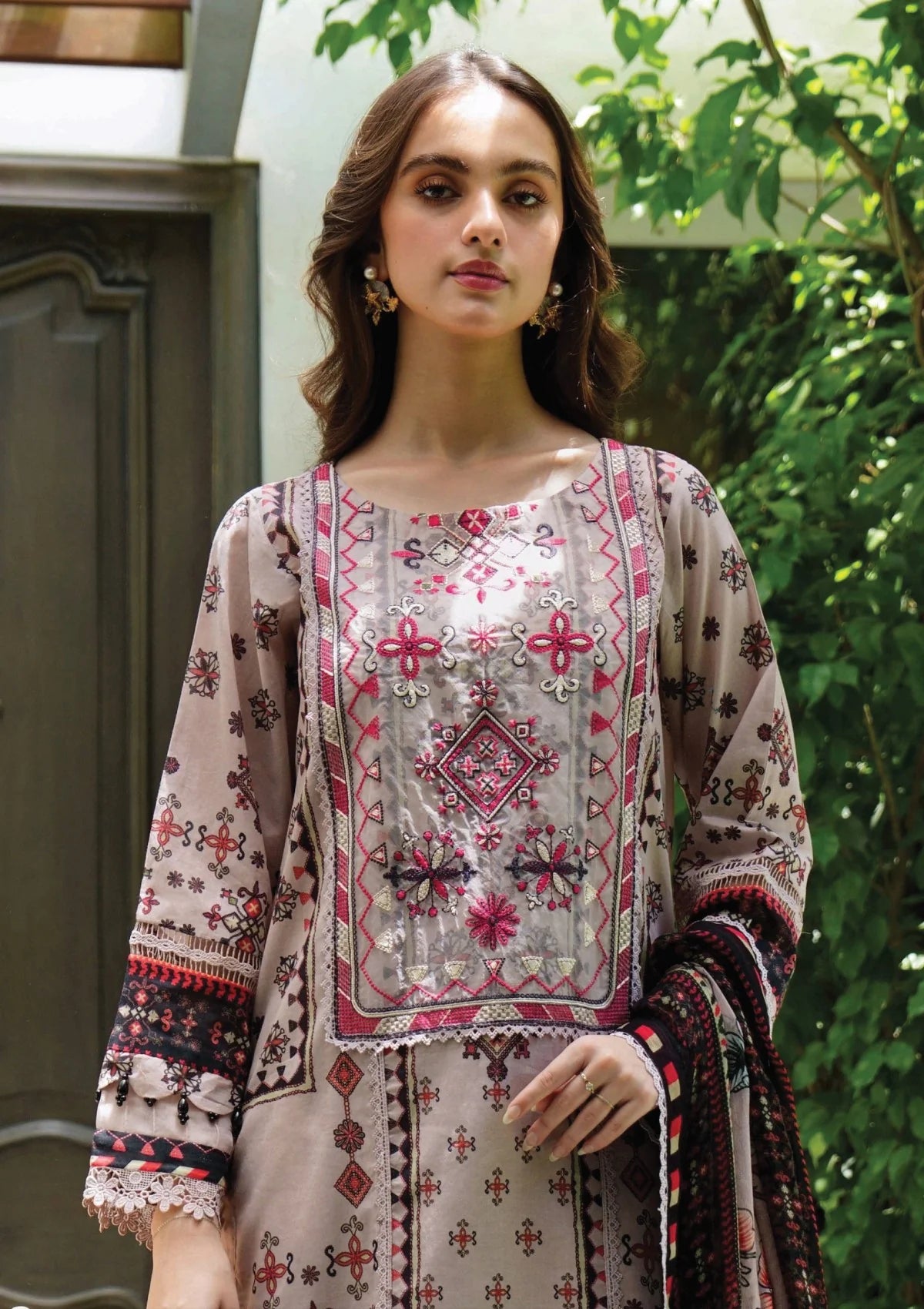 Meerak - Summer Wine - Print Embroidered Lawn - Amalfi