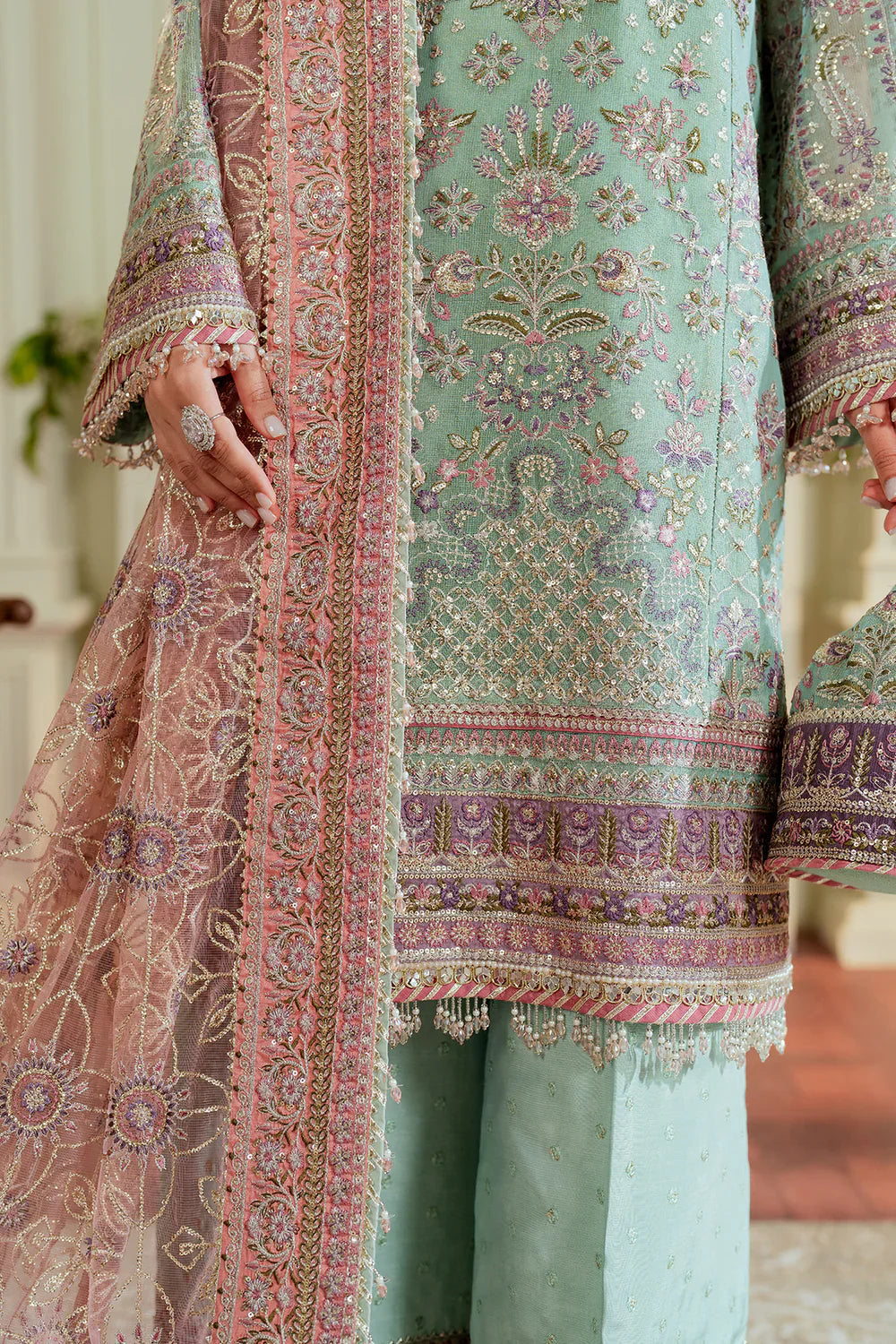 EMBROIDERED NET CH13-08