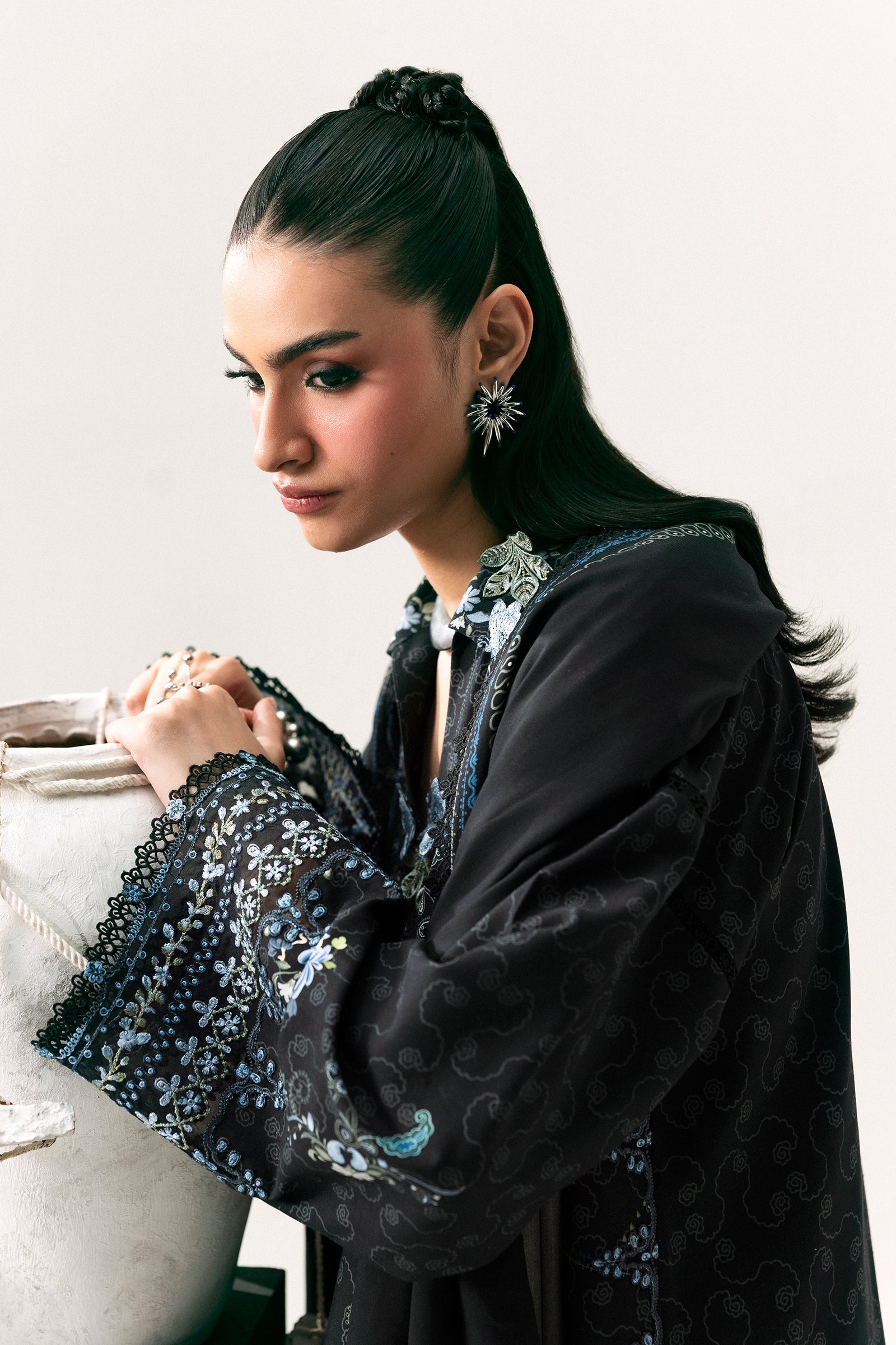 Qalamkar - QPrints Winter '26 - Linen - QPW-05 (A) Luna