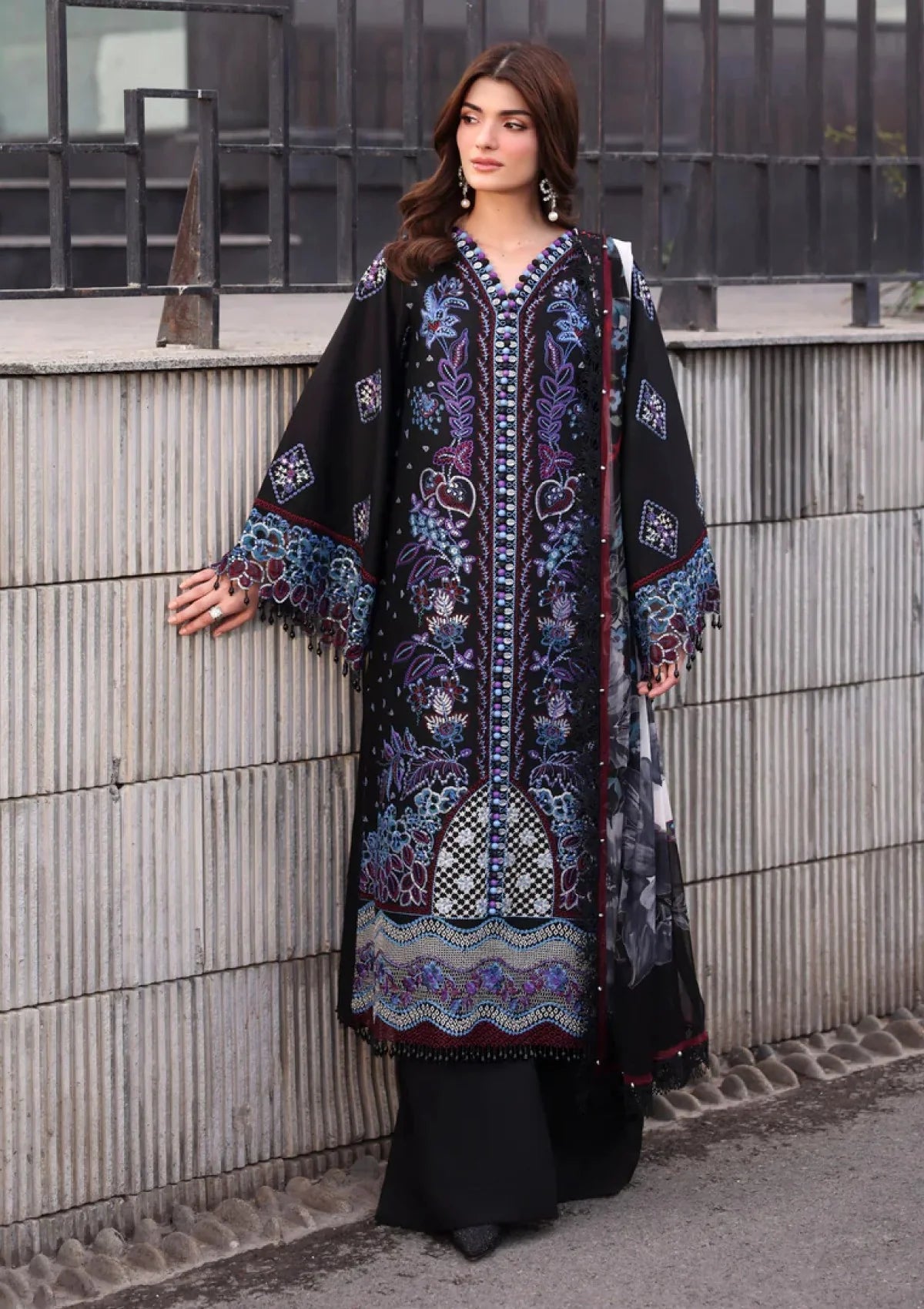 Naqsh - Lawn - The Luxe Edit 26 - Noir Elegance 00246
