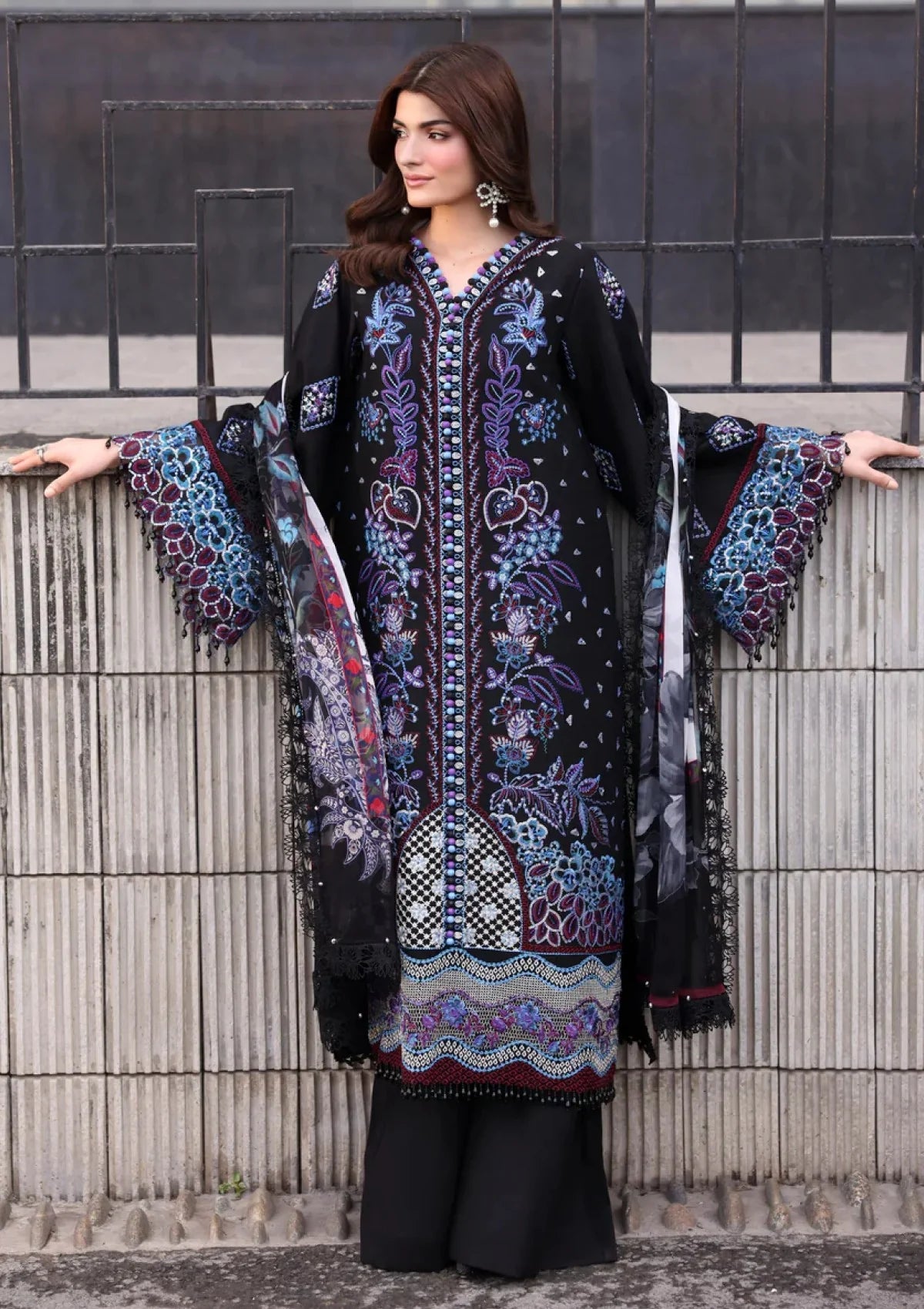 Naqsh - Lawn - The Luxe Edit 26 - Noir Elegance 00246