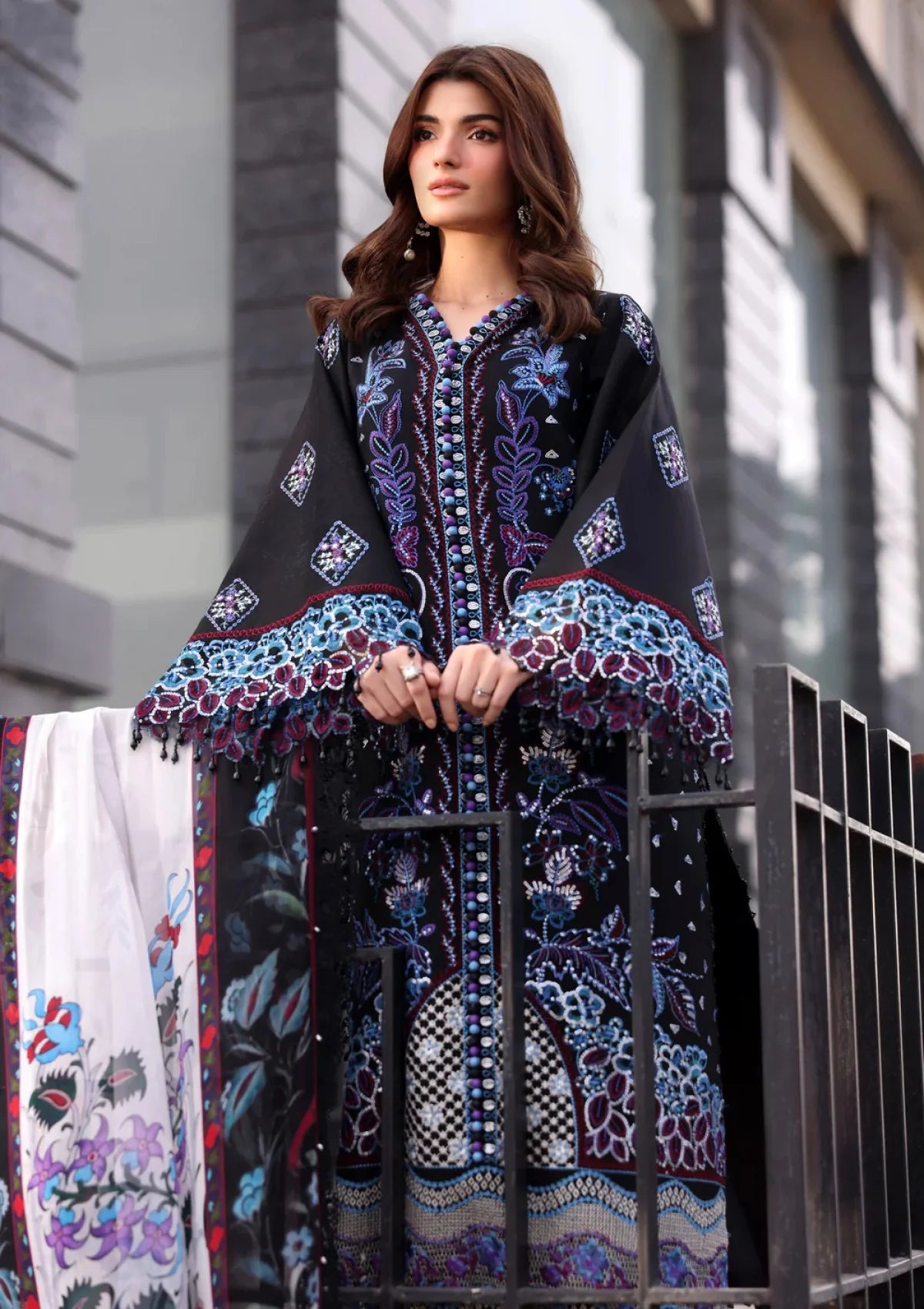 Naqsh - Lawn - The Luxe Edit 26 - Noir Elegance 00246