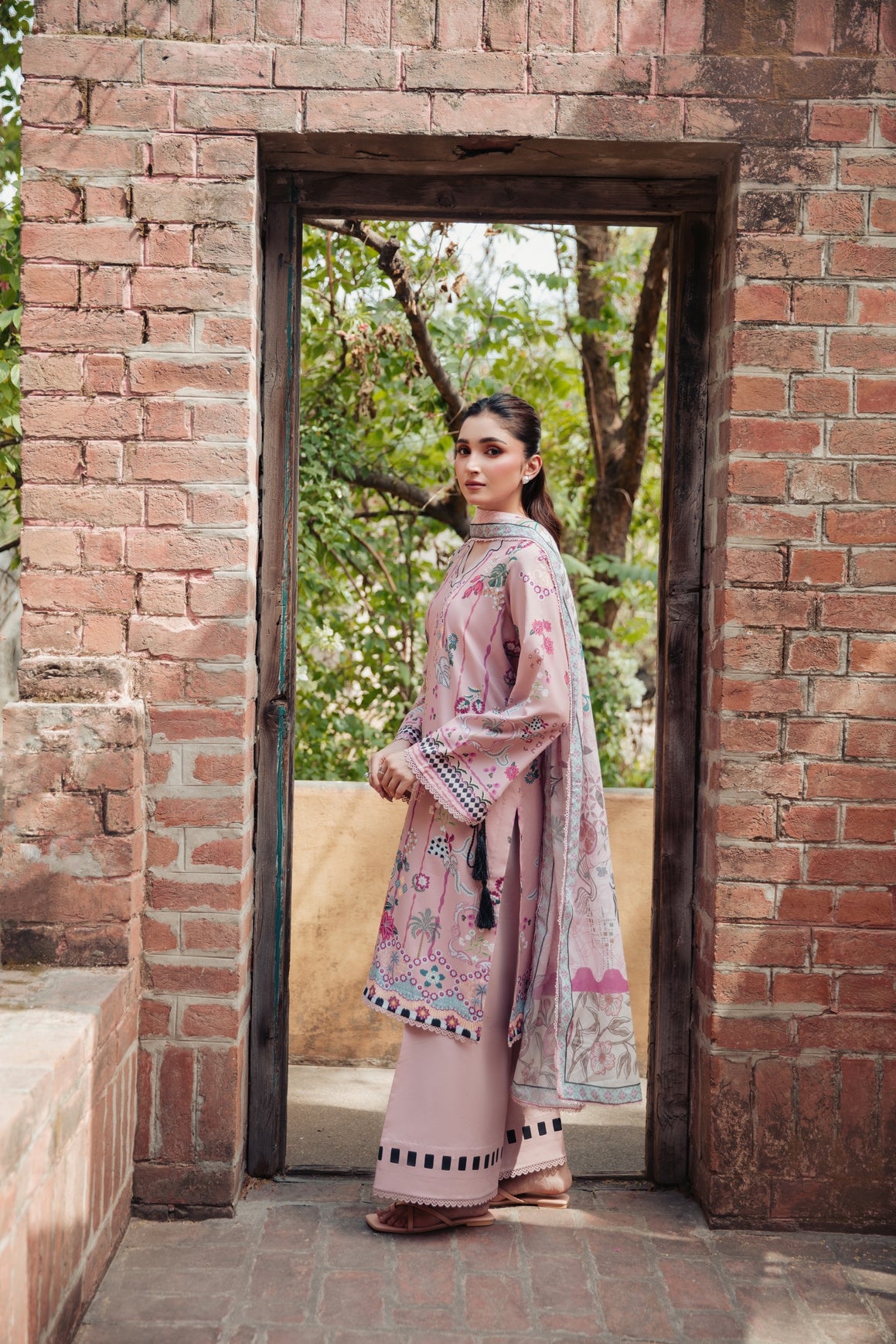 Lawn - Premium Prints - FFF- 7
