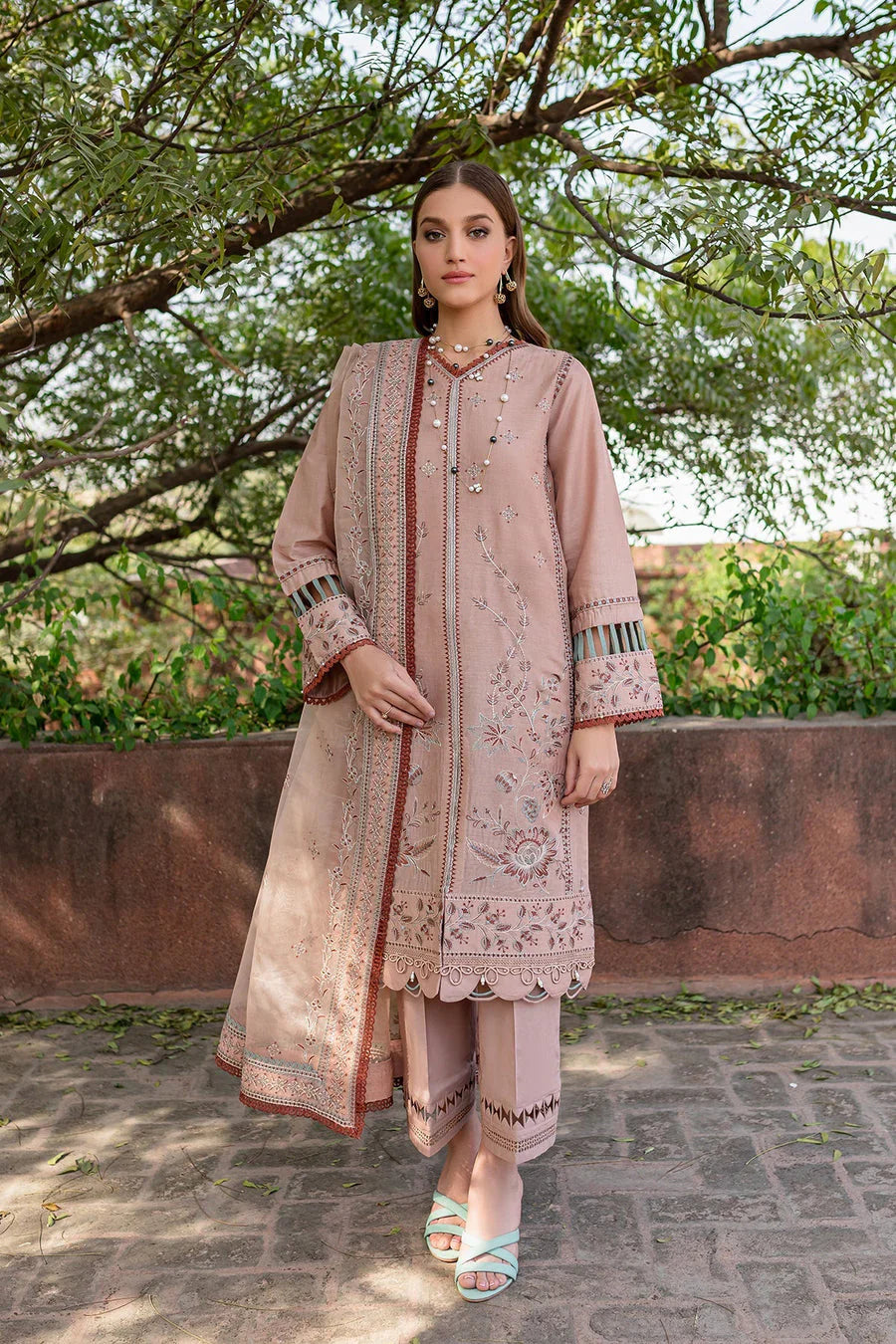 Exclusive Lawn Edit 1