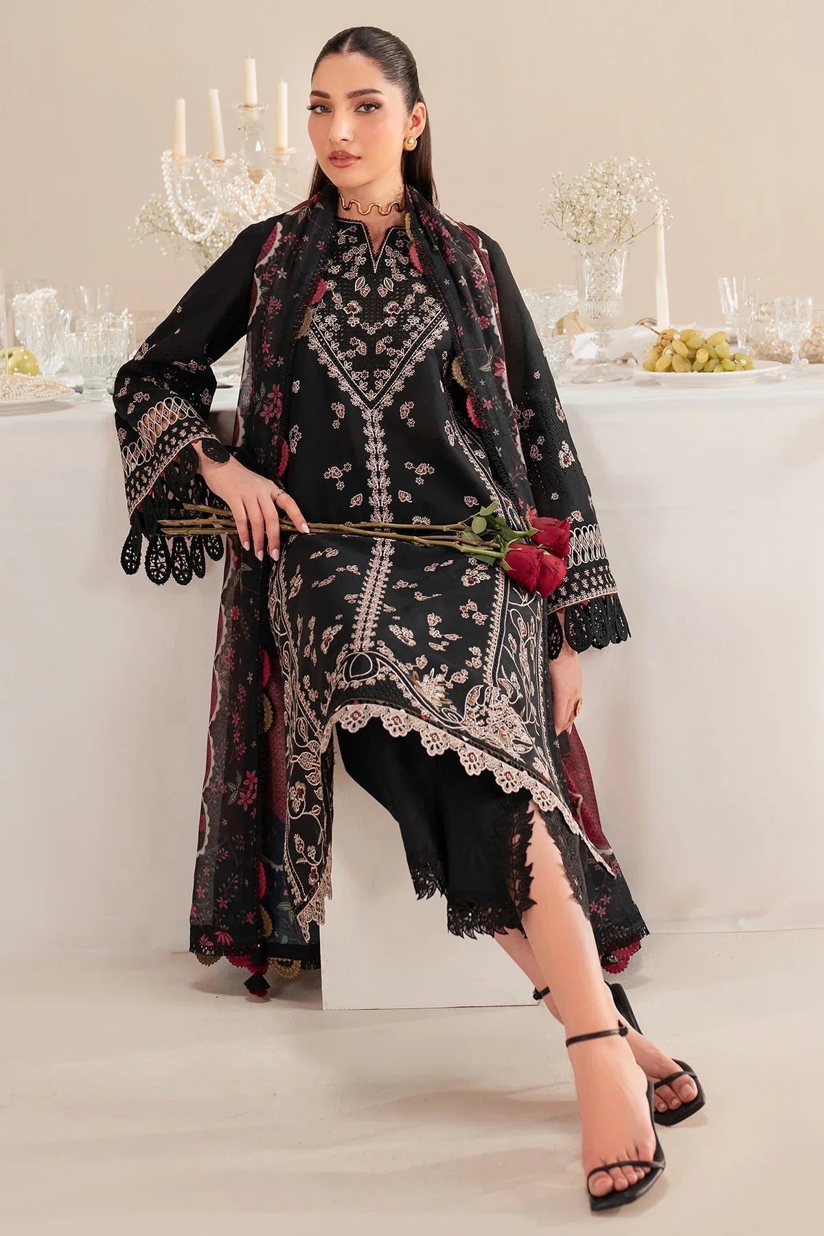 EMBROIDERED LAWN IL25-D07