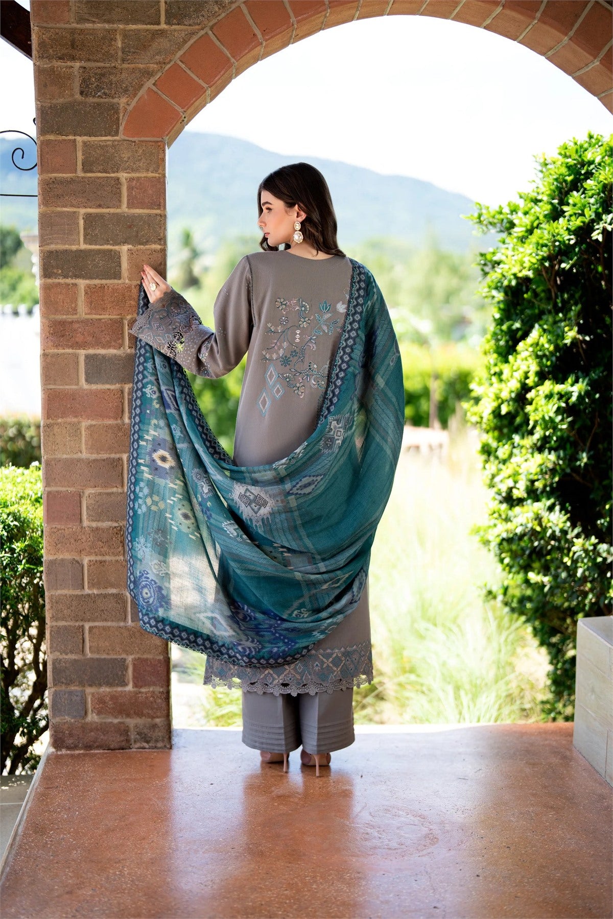 Florent - Serenity III - Embroidered Karandi - Sia