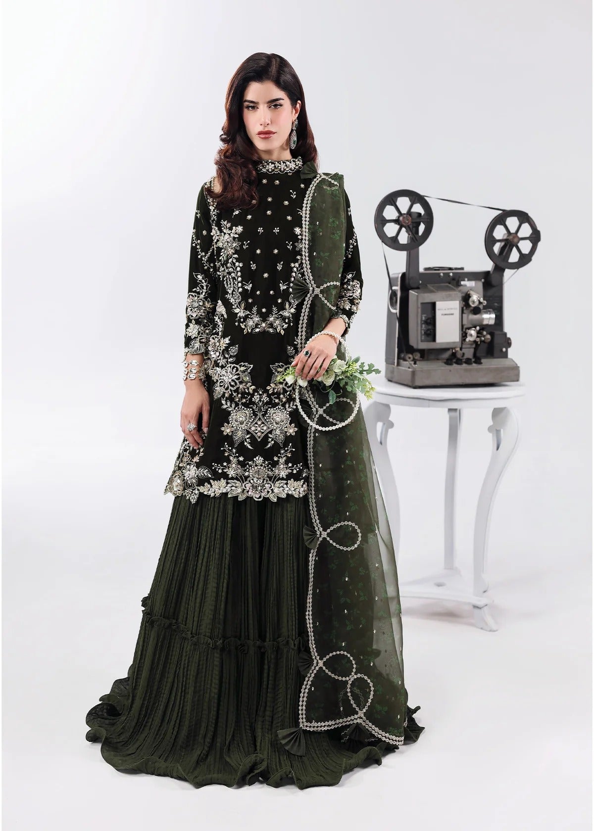 L'amore Luxury Handwork Edit 25 -   Velvet Dream