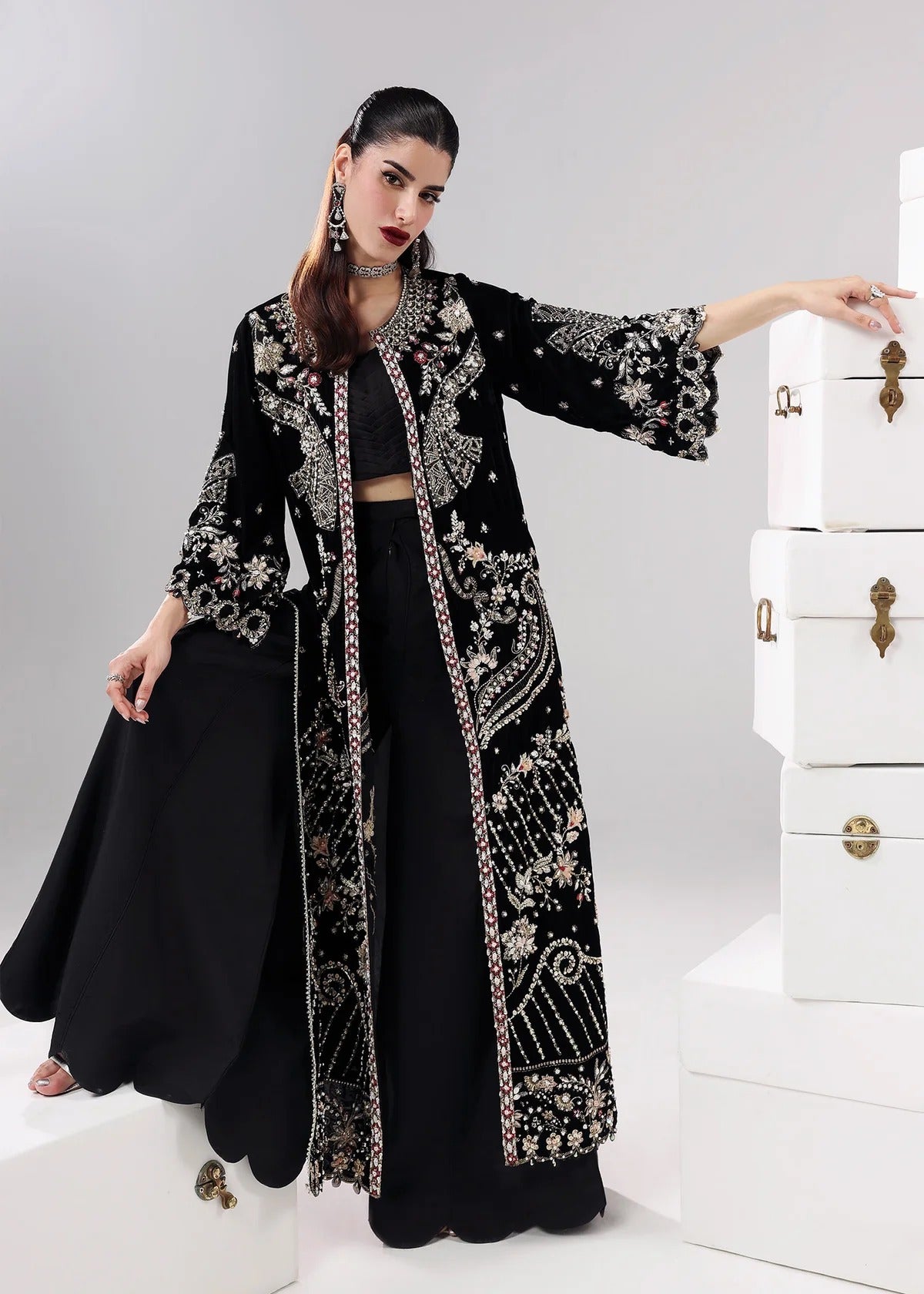 L'amore Luxury Handwork Edit 25 - Black Swan