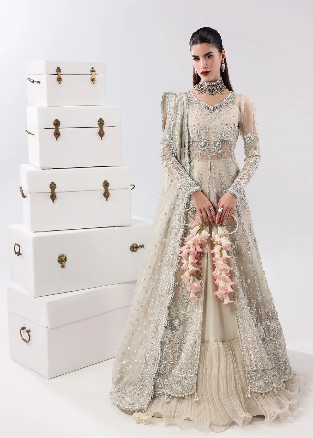L'amore Luxury Handwork Edit 25 -   Pearl Mist