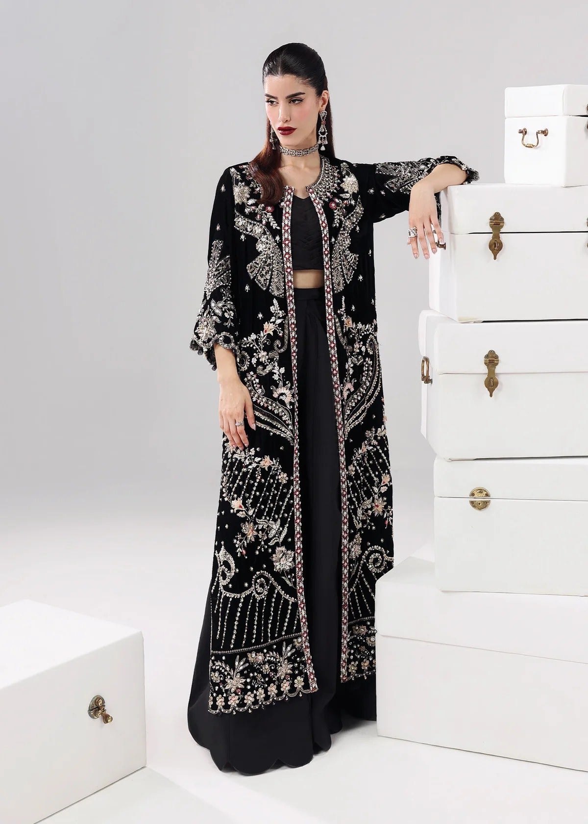 L'amore Luxury Handwork Edit 25 - Black Swan