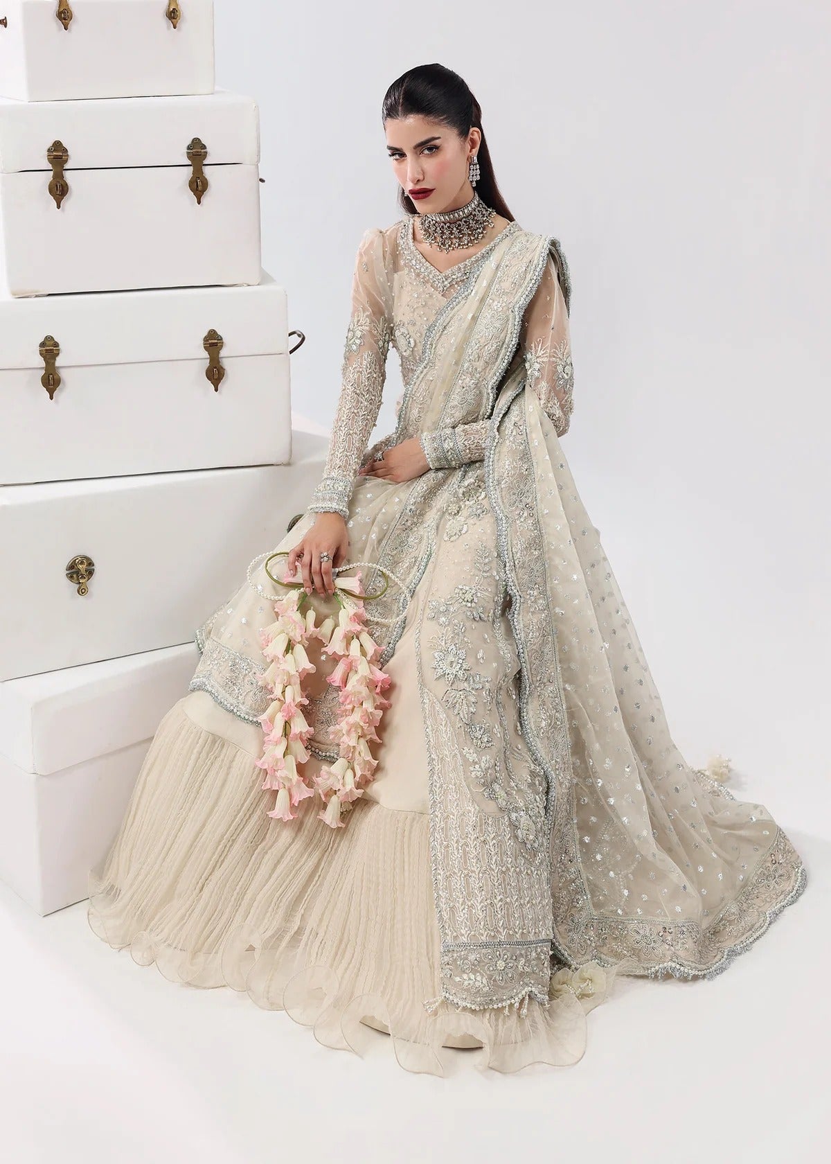 L'amore Luxury Handwork Edit 25 -   Pearl Mist