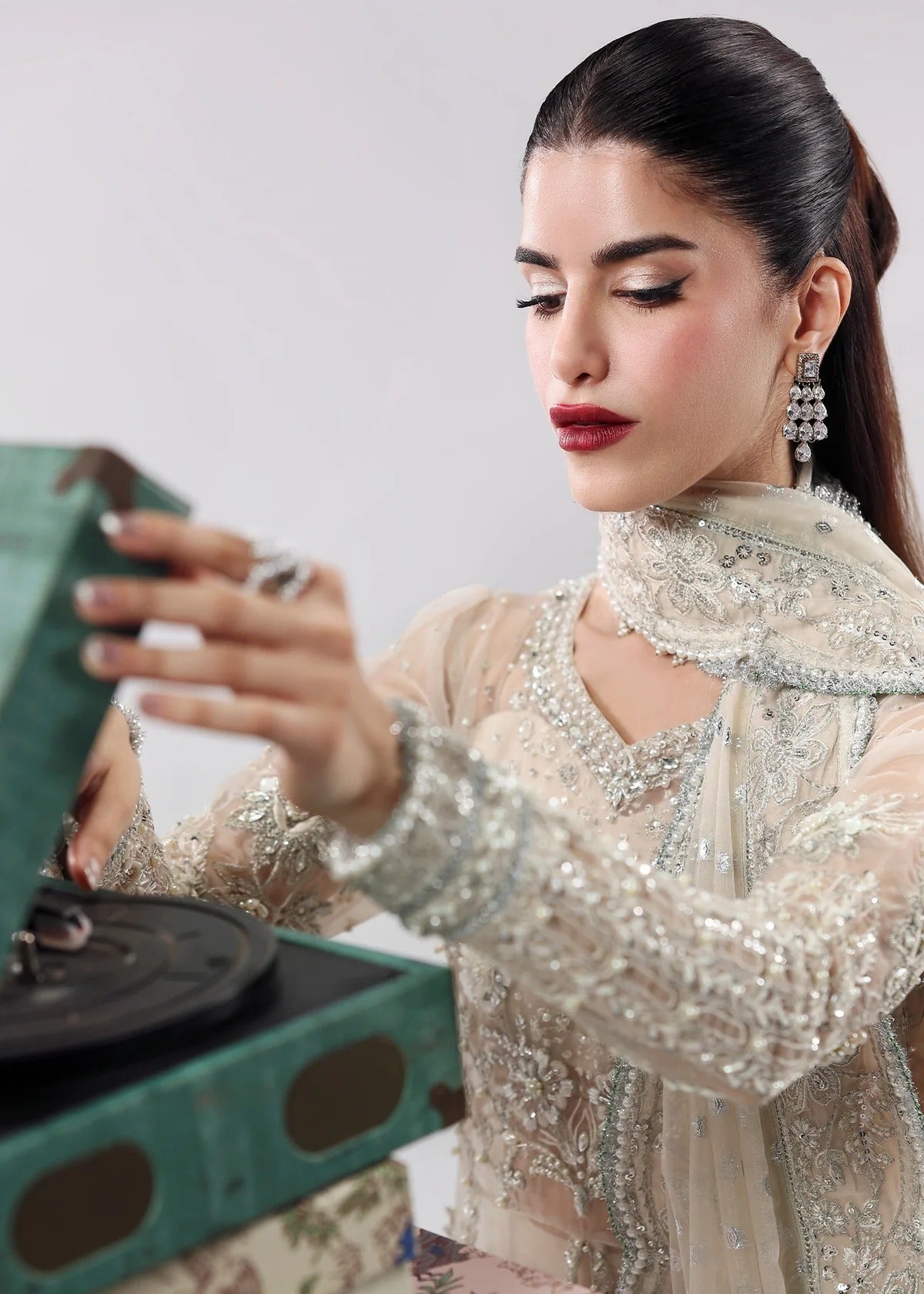 L'amore Luxury Handwork Edit 25 -   Pearl Mist
