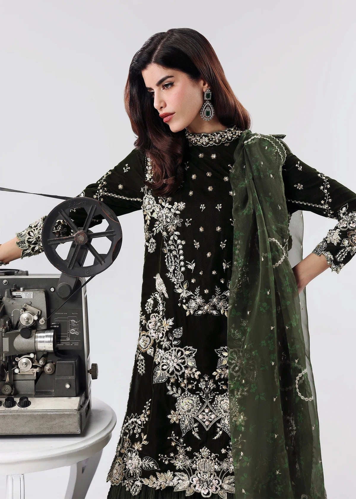 L'amore Luxury Handwork Edit 25 -   Velvet Dream
