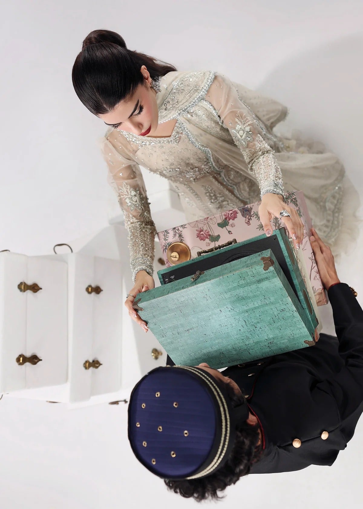 L'amore Luxury Handwork Edit 25 -   Pearl Mist