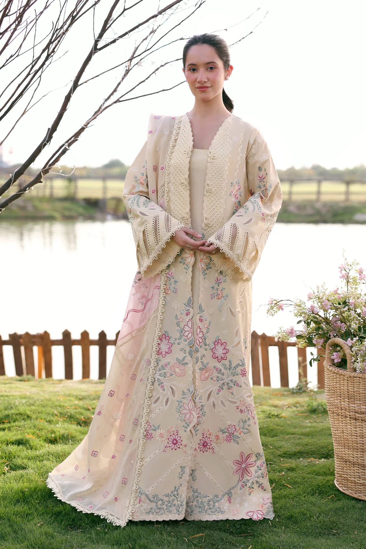 LAWN - Summer Soiree - Ismera