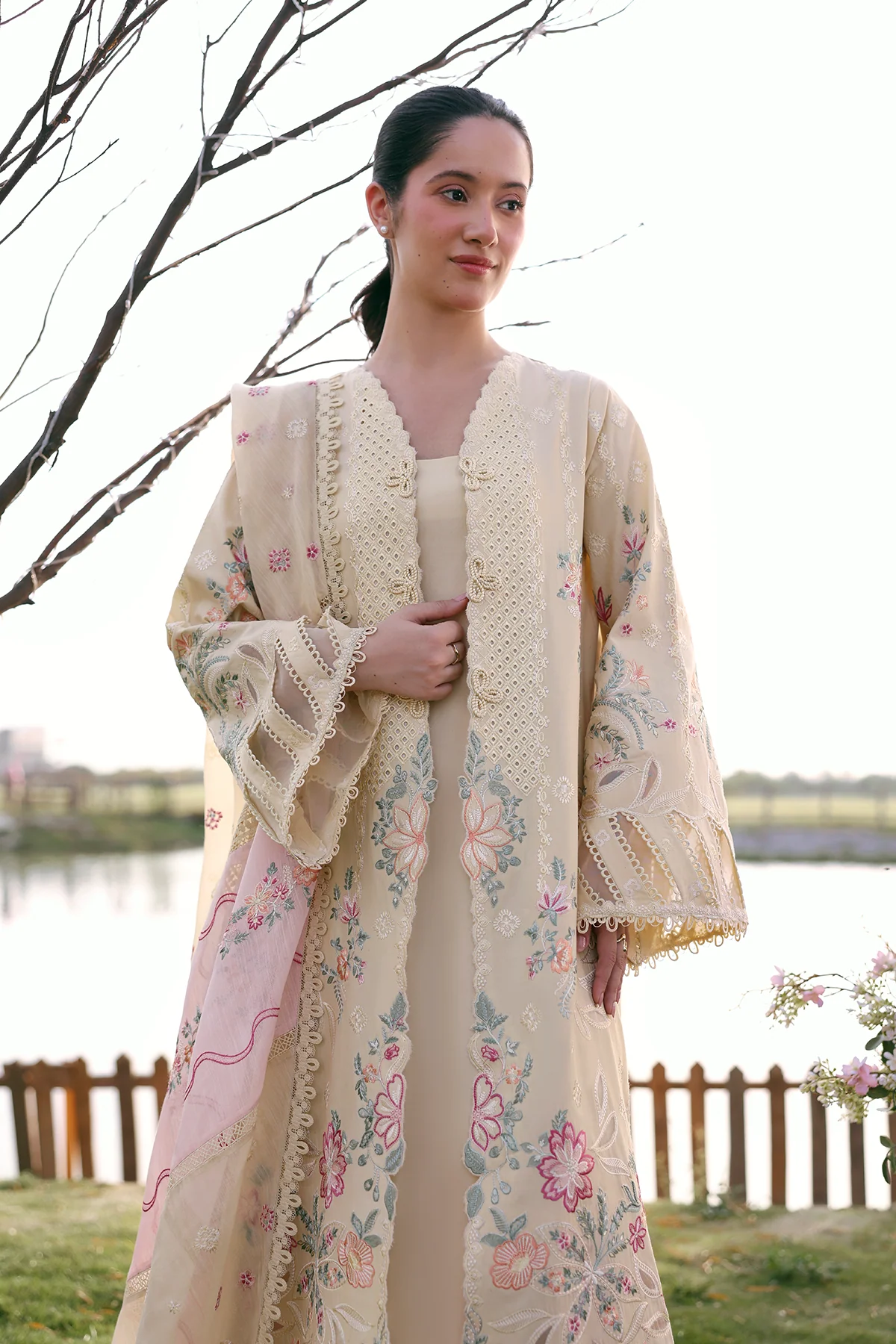 LAWN - Summer Soiree - Ismera