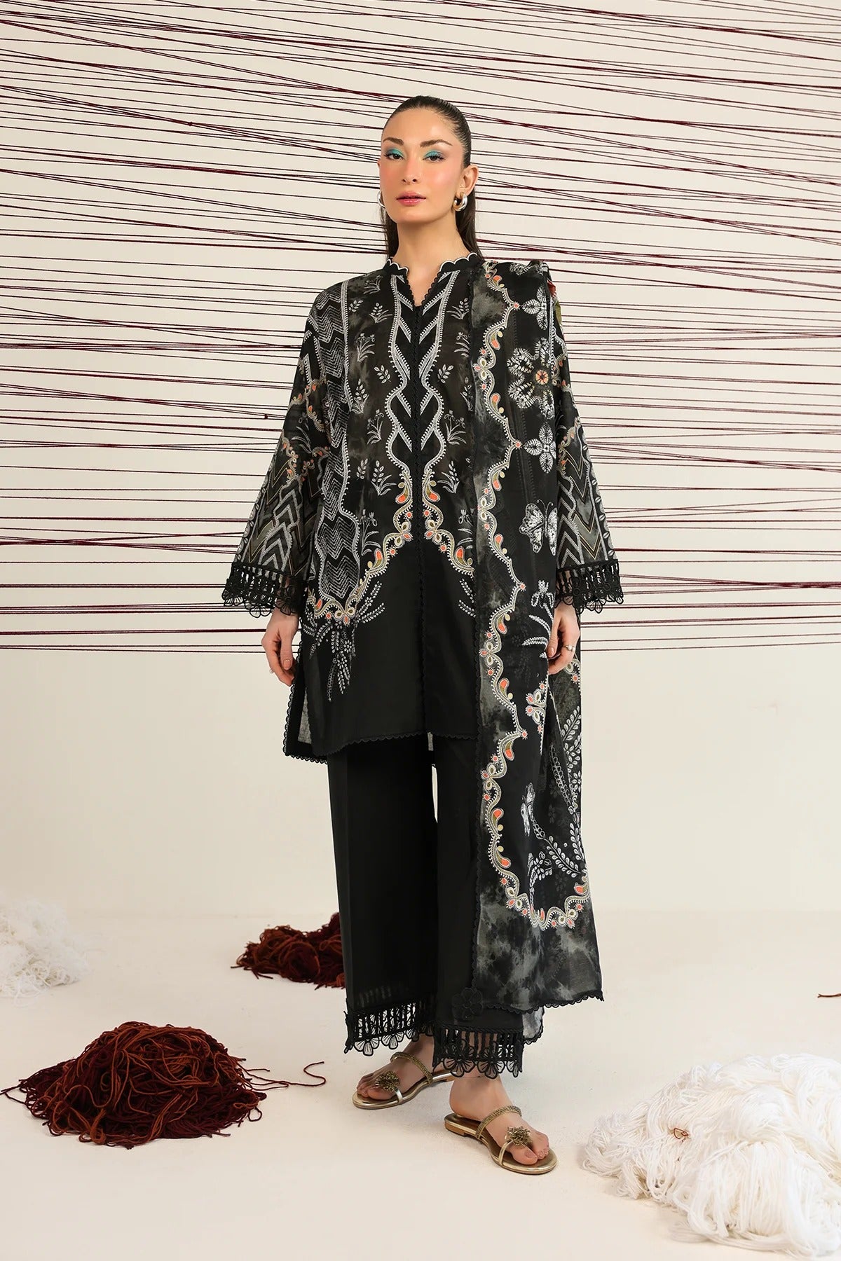LAWN - Rhea - Noir Heritage