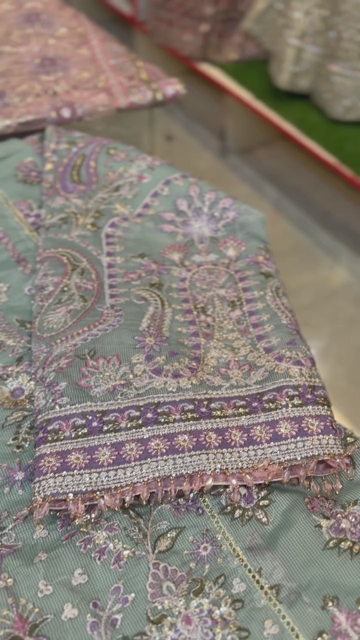 Baroque - Chantelle - Embroidered Net CH13-08