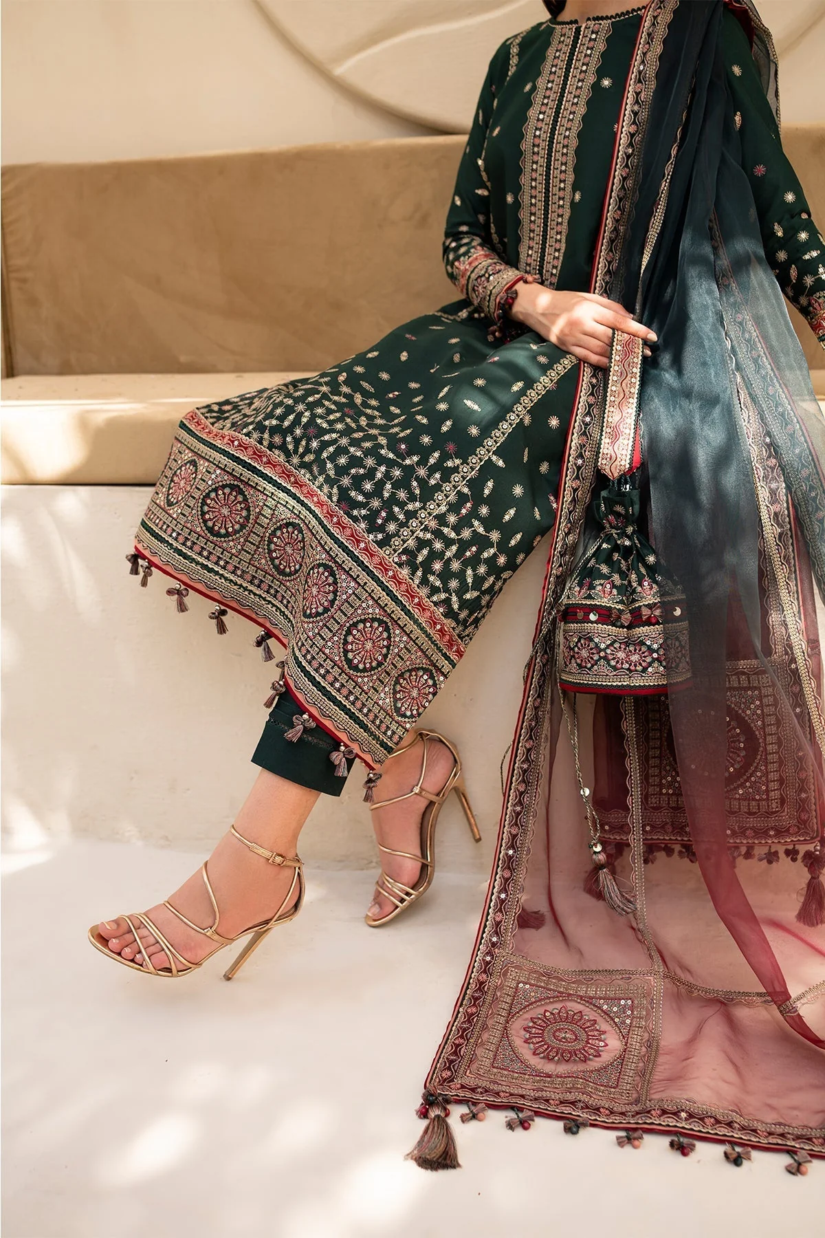 EMBROIDERED LAWN IL-SS24-D9 - Image 6