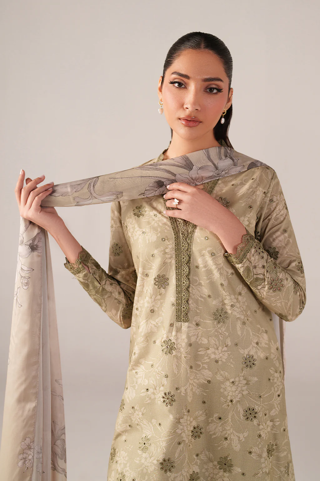 SS-07 Embroidered Lawn - Image 5