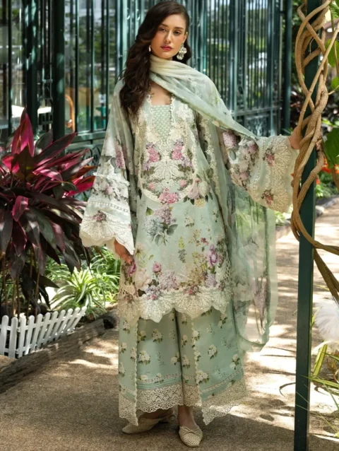 25_2aae8eb0-1e59-48f0-8673-f0a7ca52c947 - london shopping mall