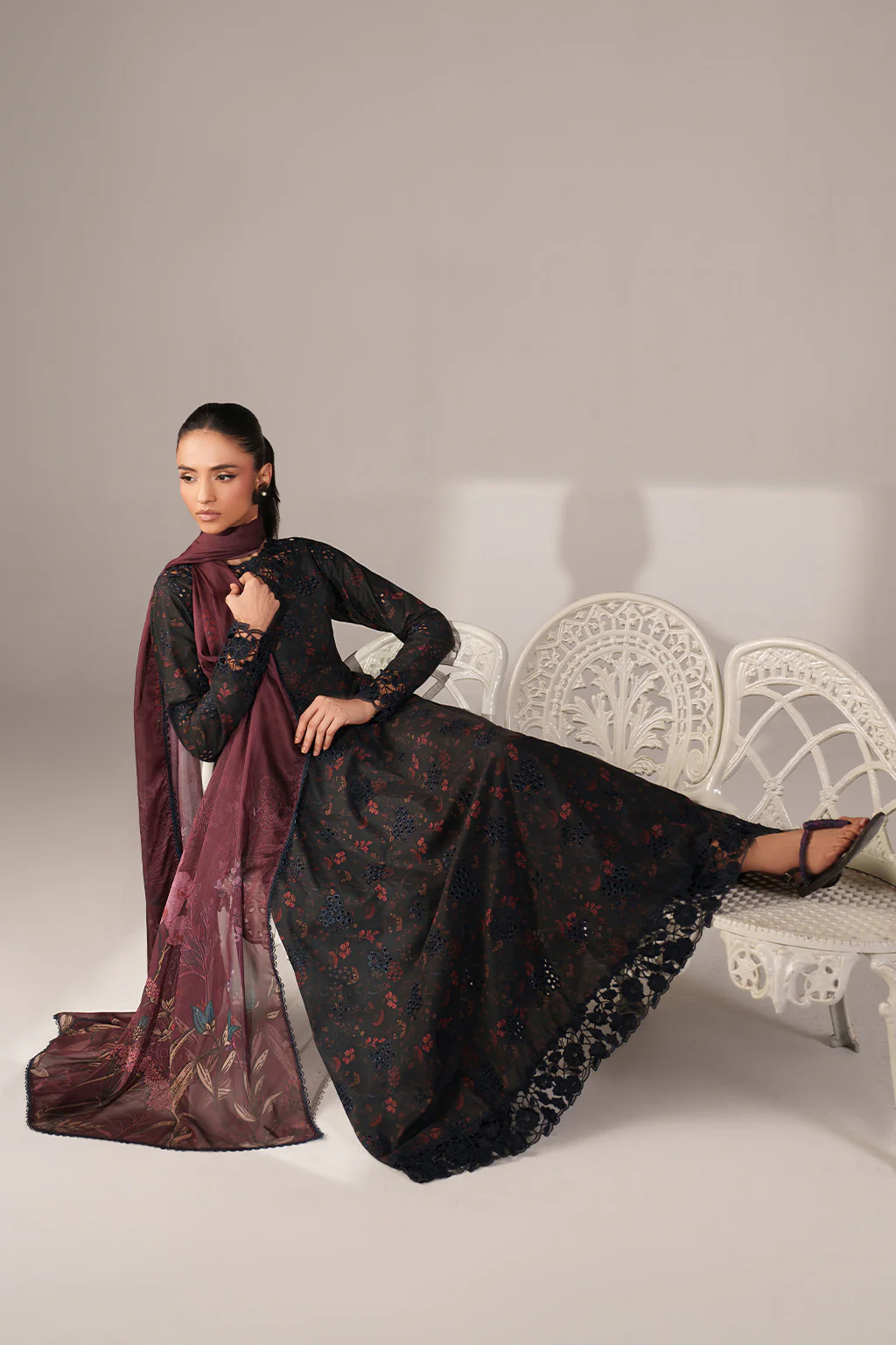 SS-09 Embroidered Lawn - Image 4