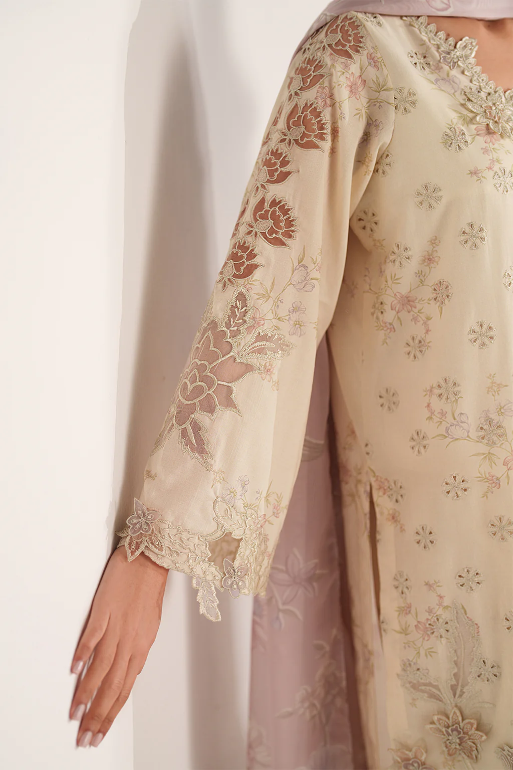 SS-06 Embroidered Lawn - Image 4