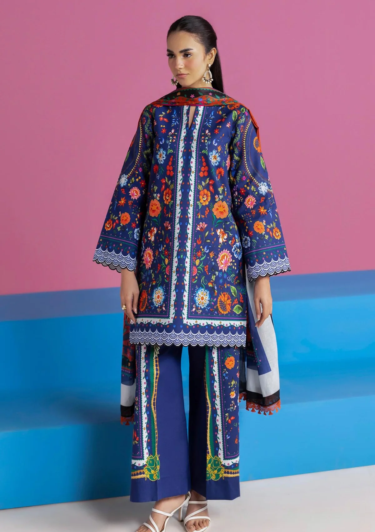 61_ddd9985e-b346-432c-9602-3ad94226834e - london shopping mall