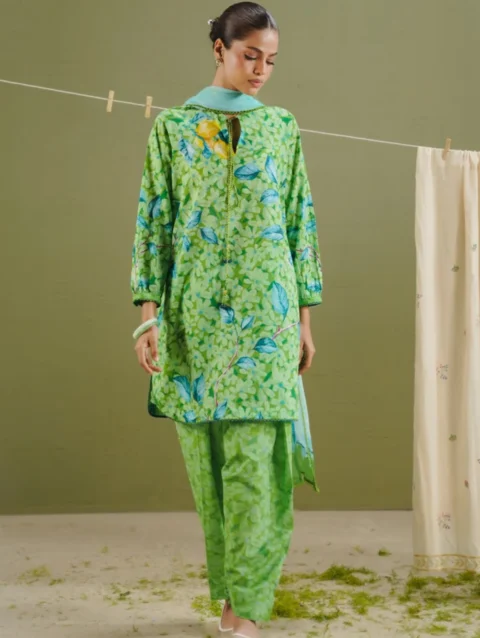 81_ad0cdc74-1a05-4e8d-90d4-57538c014447 - london shopping mall