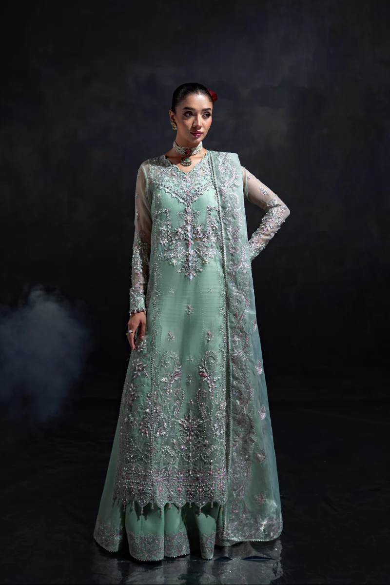 DSC05747_ba2f8bd8-b548-459d-b1af-a0c7730b7a1b - london shopping mall