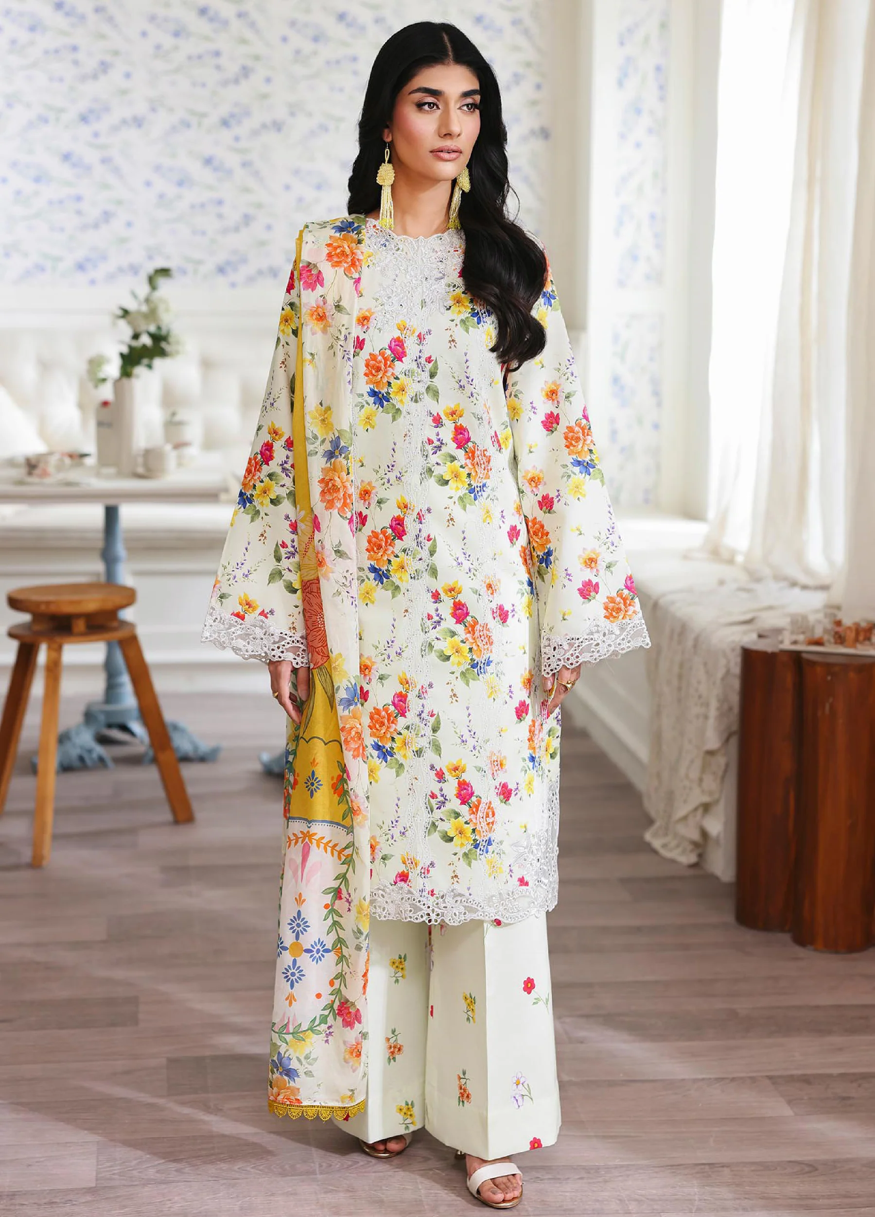 Untitled-1-01_12b304ca-70ea-43c5-8fee-bb1e328bca7b - london shopping mall